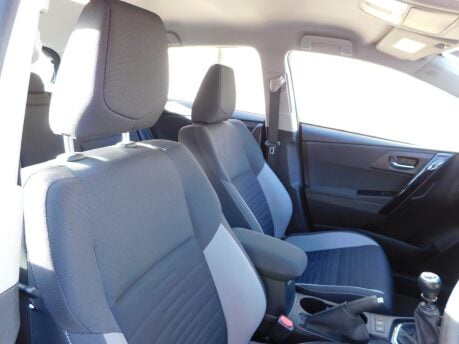 Toyota Auris 1.2 VVT-I BUSINESS EDITION TSS 5dr 12