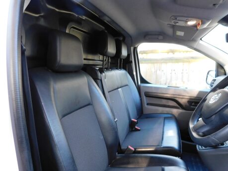 Vauxhall Vivaro 1.5 Turbo D L2H1 2900 DYNAMIC S/S 15