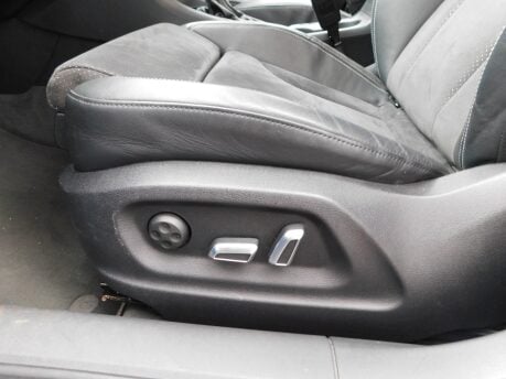 Audi Q3 2.0 TDI QUATTRO BLACK EDITION AUTOMATIC 5dr 21