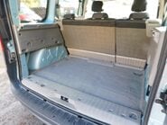 Renault Kangoo 1.6 EXTREME 5 Dr 17