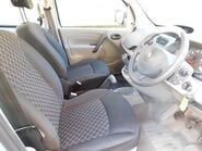 Renault Kangoo 1.6 EXTREME 5 Dr 12