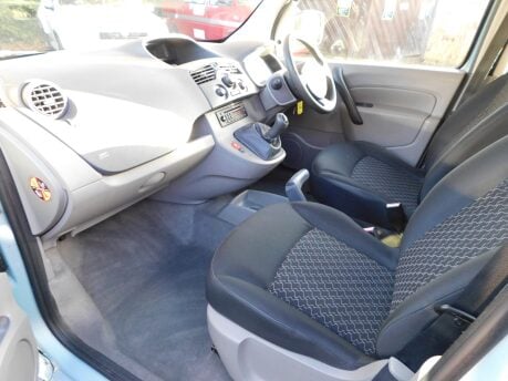 Renault Kangoo 1.6 EXTREME 5 Dr 14