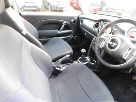 Mini Hatch ONE 1.6 PEPPER PACK 3dr 12