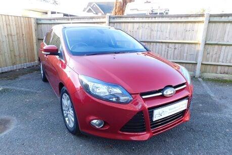 Ford Focus 1.0 TITANIUM NAVIGATOR 5 Dr