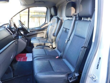 Ford Transit Custom 290 SPORT 2.0 ECOBLUE AUTOMATIC PANELVAN 22