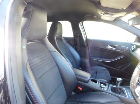 Mercedes-Benz GLA Class GLA 200 AMG LINE PREMIUM 1.6 5dr 13