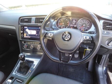 Volkswagen Golf SE NAVIGATION 1.5 TSI EVO 5 Dr 10