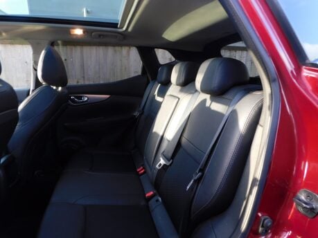 Nissan Qashqai 1.5 DCI TEKNA 5dr 17