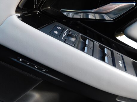 Land Rover Range Rover Evoque AUTOBIOGRAPHY 1.5 P300e Plug-in Hybrid Automatic 5dr 18