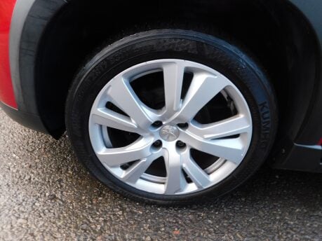 Peugeot 2008 1.5 BLUEHDI GT LINE 5 Dr 15