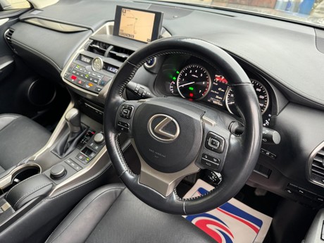 Lexus NX 2.5 300h Luxury E-CVT 4WD Euro 6 (s/s) 5dr