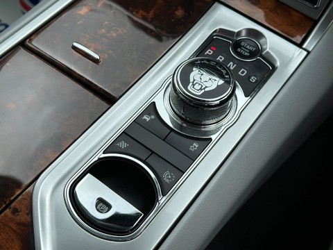Jaguar XF 3.0d V6 Luxury Auto Euro 5 (s/s) 4dr 27