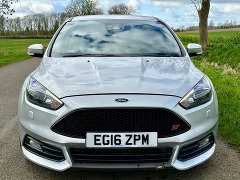 Ford Focus 2.0T EcoBoost ST-3 Euro 6 (s/s) 5dr 6