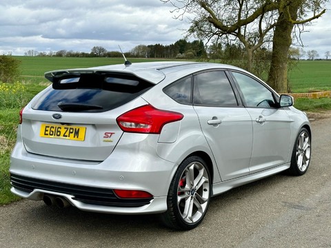 Ford Focus 2.0T EcoBoost ST-3 Euro 6 (s/s) 5dr 11