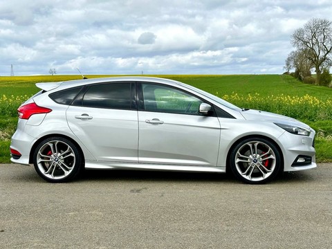 Ford Focus 2.0T EcoBoost ST-3 Euro 6 (s/s) 5dr 4