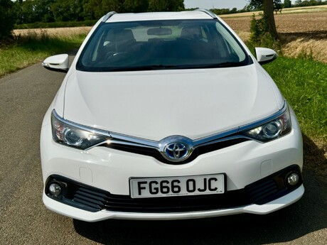 Toyota Auris 1.8 VVT-h Business Edition Touring Sports CVT Euro 6 (s/s) 5dr