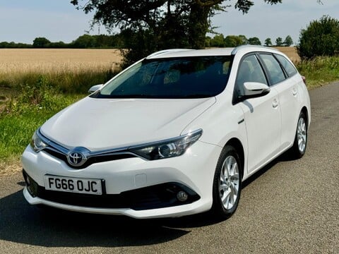 Toyota Auris 1.8 VVT-h Business Edition Touring Sports CVT Euro 6 (s/s) 5dr 5