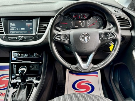 Vauxhall Grandland X 1.6 Turbo D BlueInjection SE Auto Euro 6 (s/s) 5dr