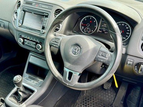 Volkswagen Tiguan 2.0 TDI BlueMotion Tech SE 4WD Euro 5 (s/s) 5dr