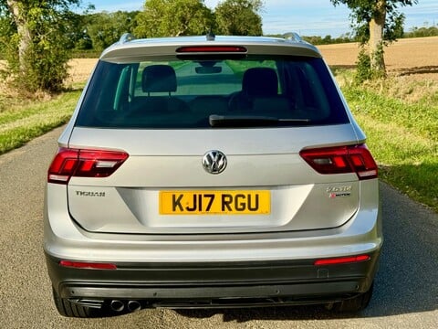 Volkswagen Tiguan 2.0 TDI BlueMotion Tech SE Navigation 4Motion Euro 6 (s/s) 5dr 8