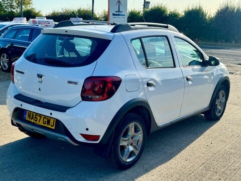 Dacia Sandero Stepway 0.9 TCe Laureate Euro 6 (s/s) 5dr 3