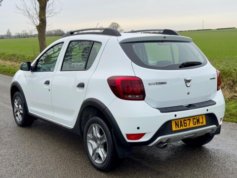 Dacia Sandero Stepway 0.9 TCe Laureate Euro 6 (s/s) 5dr 7