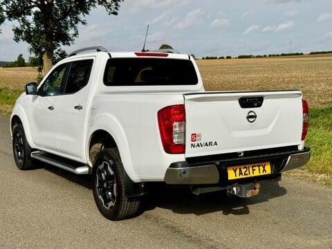 Nissan Navara 2.3 dCi Tekna 4WD Euro 6 (s/s) 4dr 7