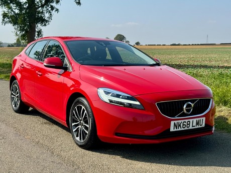 Volvo V40 2.0 T2 GPF Momentum Euro 6 (s/s) 5dr