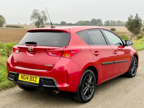 Toyota Auris 1.6 V-Matic Icon Plus Euro 5 5dr 9