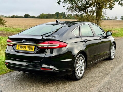 Ford Mondeo 2.0 EcoBlue Zetec Edition Euro 6 (s/s) 5dr 9