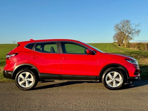 Nissan Qashqai 1.3 DIG-T Acenta Premium Euro 6 (s/s) 5dr 3