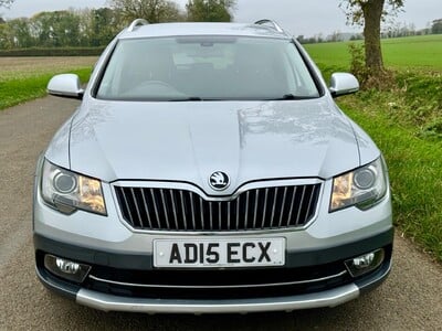 Skoda Superb 2.0 TDI Outdoor DSG 4WD Euro 5 5dr