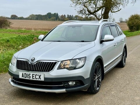 Skoda Superb 2.0 TDI Outdoor DSG 4WD Euro 5 5dr 5