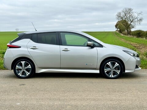 Nissan LEAF 40kWh Tekna Auto 5dr 3