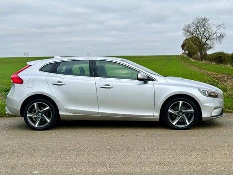 Volvo V40 2.0 D2 R-Design Euro 6 (s/s) 5dr 3