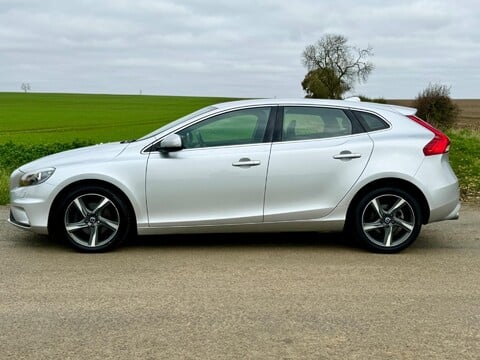 Volvo V40 2.0 D2 R-Design Euro 6 (s/s) 5dr 6