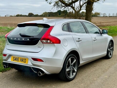 Volvo V40 2.0 D2 R-Design Euro 6 (s/s) 5dr 9