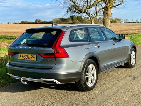 Volvo V90 2.0 D4 Auto AWD Euro 6 (s/s) 5dr 9