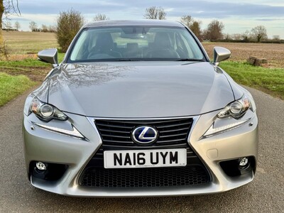 Lexus Is 2.5 300h Premier E-CVT Euro 6 (s/s) 4dr