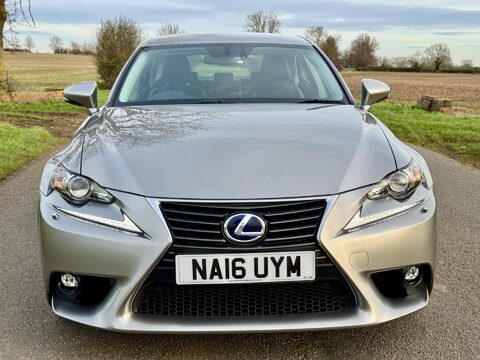Lexus Is 2.5 300h Premier E-CVT Euro 6 (s/s) 4dr 5