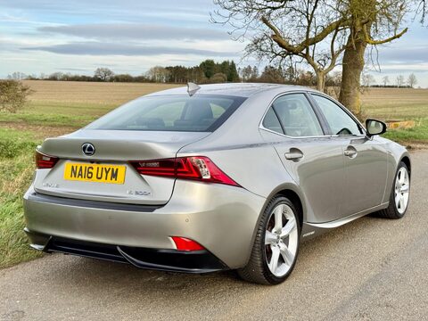 Lexus Is 2.5 300h Premier E-CVT Euro 6 (s/s) 4dr 10