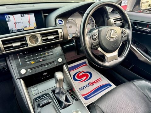 Lexus Is 2.5 300h Premier E-CVT Euro 6 (s/s) 4dr 13