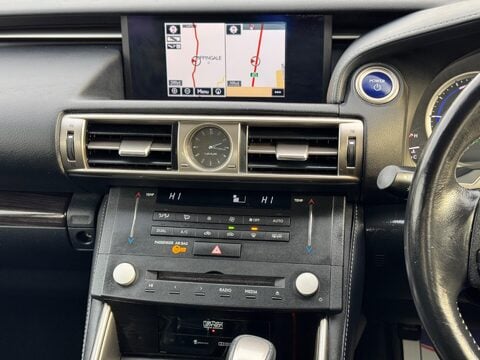 Lexus Is 2.5 300h Premier E-CVT Euro 6 (s/s) 4dr 14
