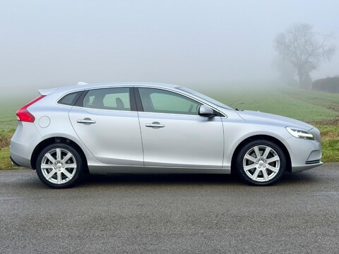 Volvo V40 1.5 T3 GPF Inscription Auto Euro 6 (s/s) 5dr 3