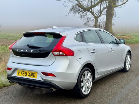 Volvo V40 1.5 T3 GPF Inscription Auto Euro 6 (s/s) 5dr 9