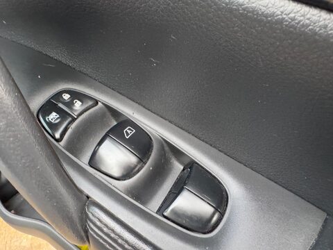 Nissan X-Trail 1.7 dCi Tekna 4WD Euro 6 (s/s) 5dr 39