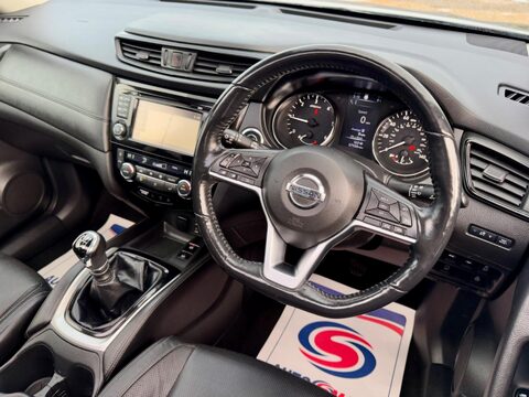Nissan X-Trail 1.7 dCi Tekna 4WD Euro 6 (s/s) 5dr 44