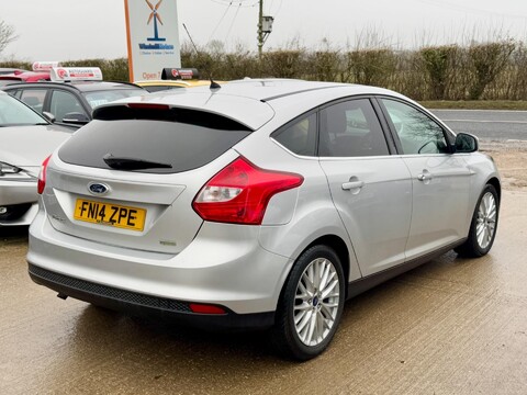 Ford Focus 1.0T EcoBoost Zetec Euro 5 (s/s) 5dr 7