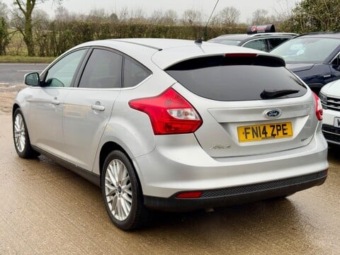 Ford Focus 1.0T EcoBoost Zetec Euro 5 (s/s) 5dr 5