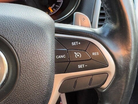 Jeep Grand Cherokee 3.0 V6 CRD Laredo Auto 4WD Euro 5 5dr 27